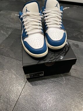 Jordan Men's Low-Top Sneakers White/Blue